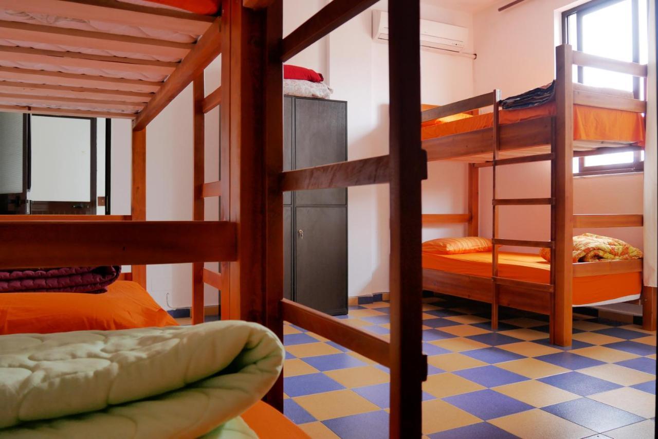 The Galley Party Hostel Shkodra Exterior foto