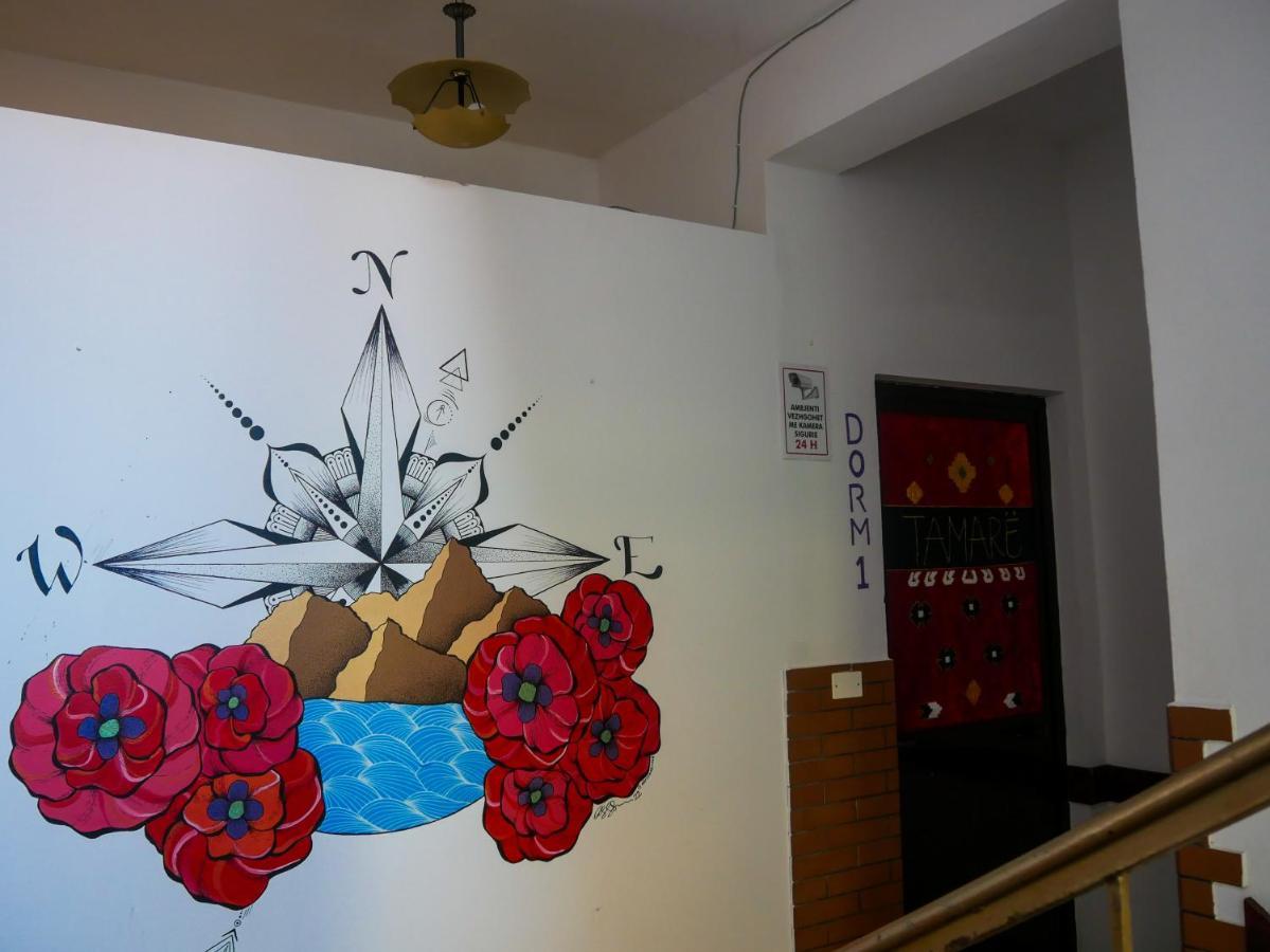 The Galley Party Hostel Shkodra Exterior foto