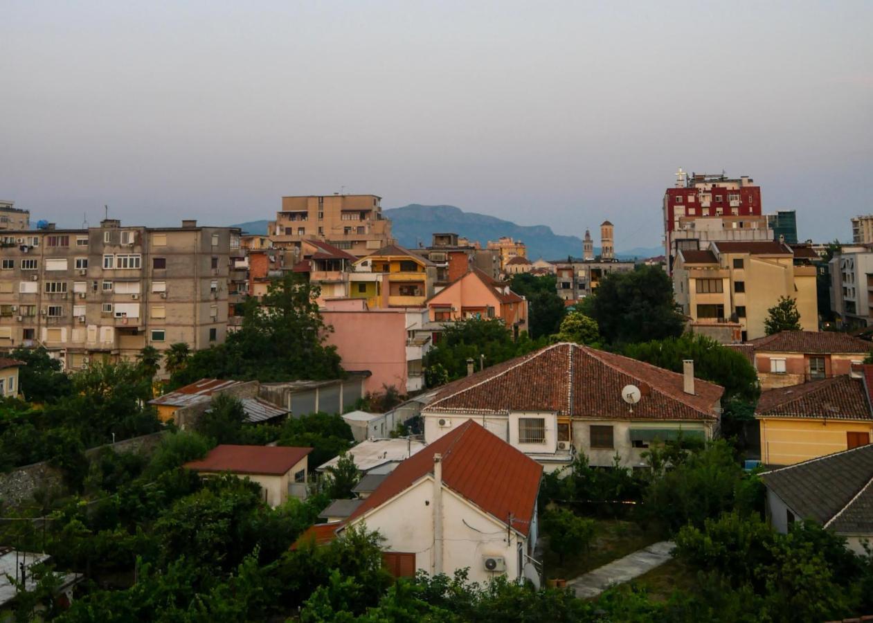 The Galley Party Hostel Shkodra Exterior foto
