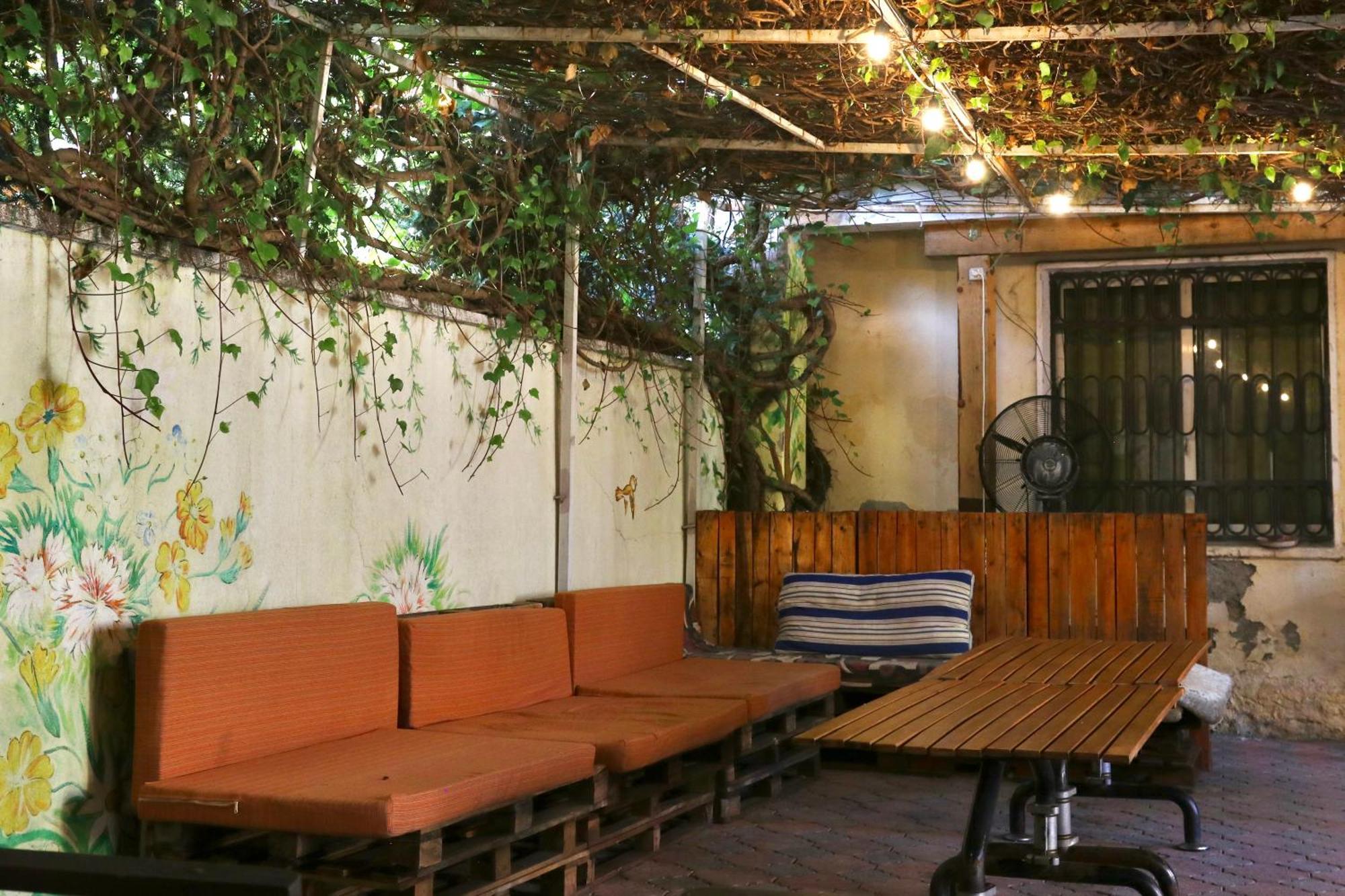 The Galley Party Hostel Shkodra Exterior foto